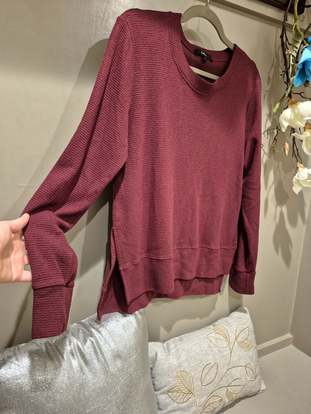 Size S-M Lulu's Burgundy Waffle-Knit Slit Sides Crewneck Sweater